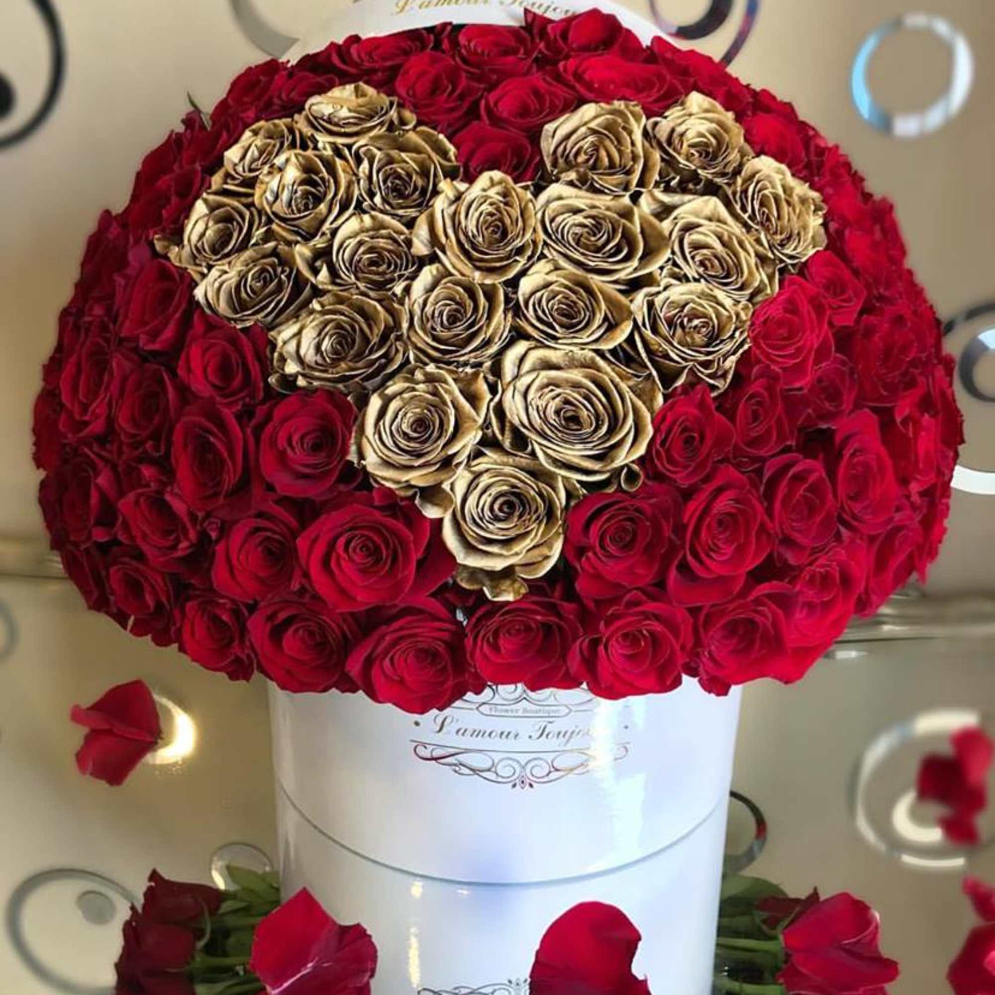 The Heart of Gold Signature Box - Marina Del Rey Same Day Flower Delivery