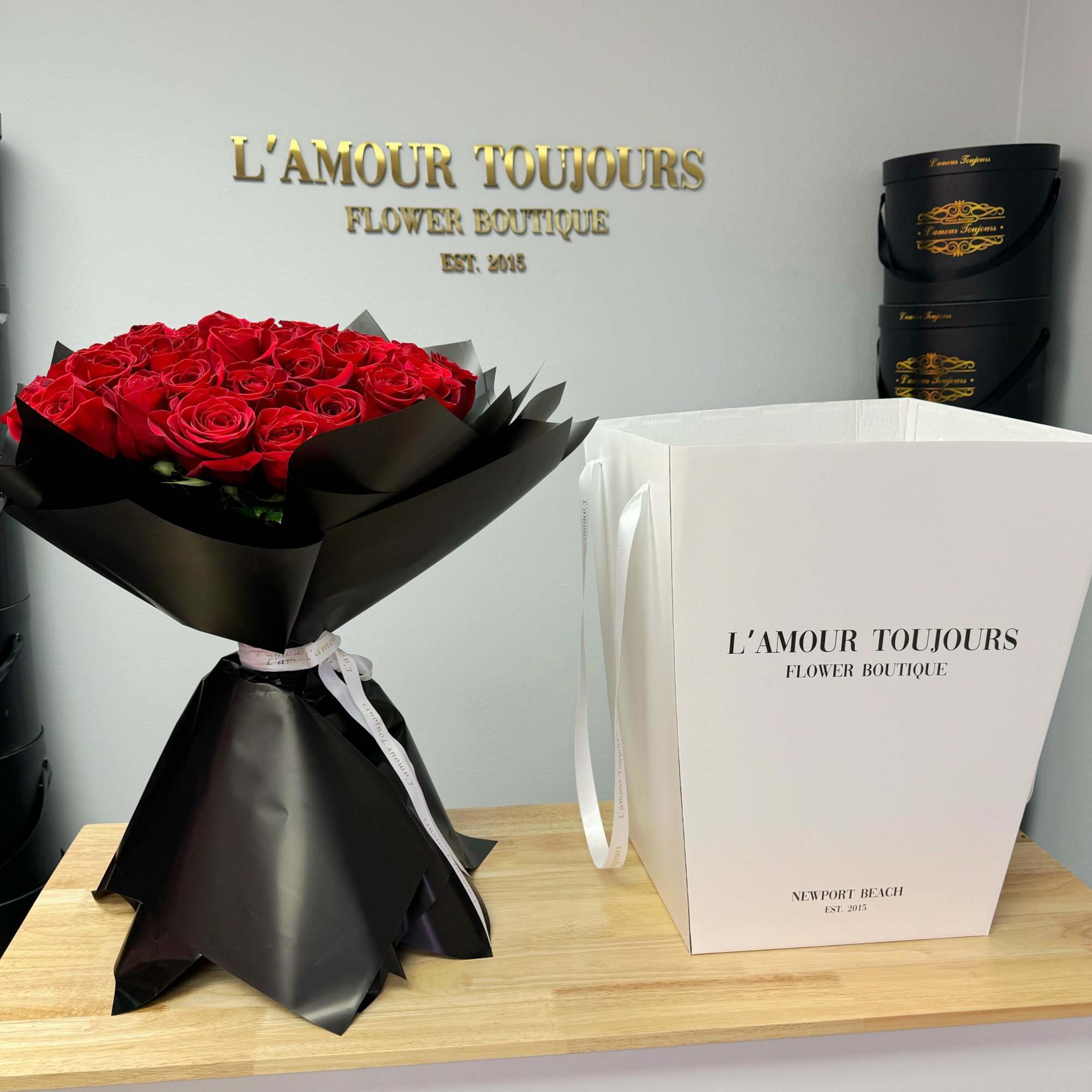 L'amour hand-tied Signature Bouquet