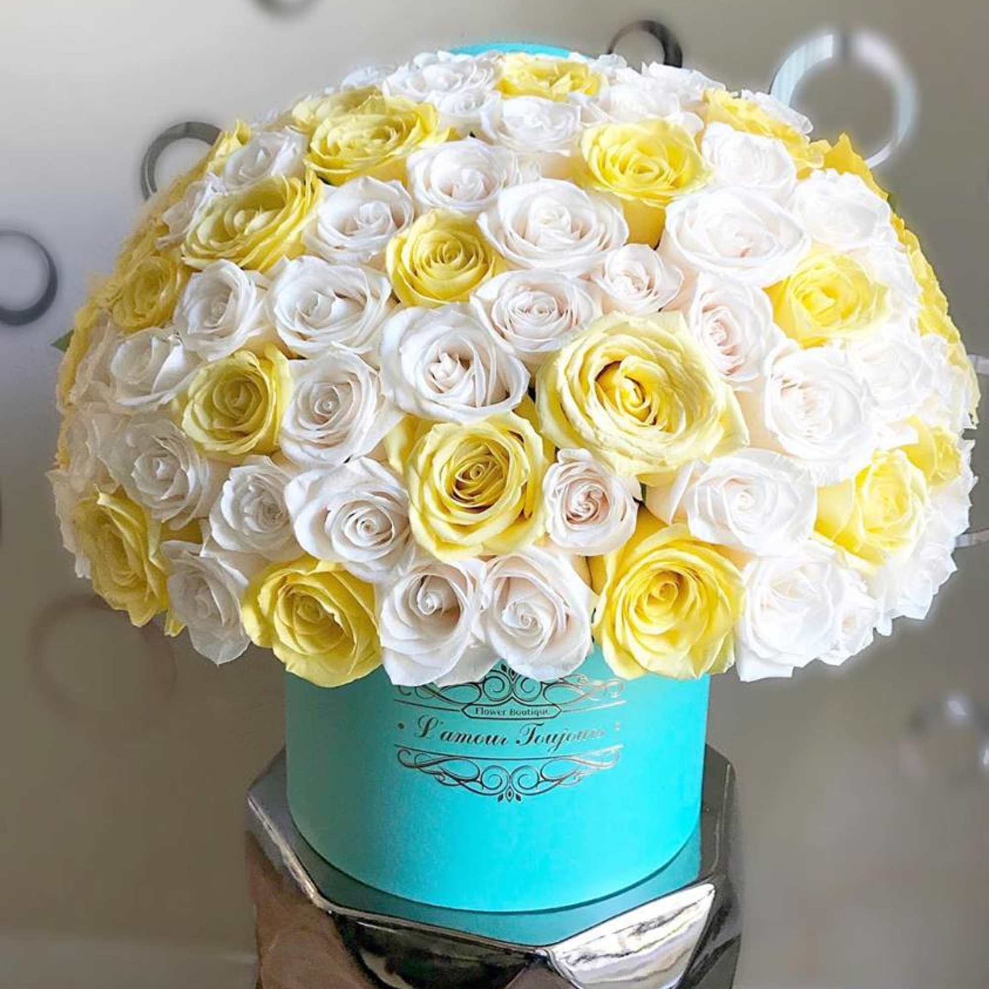 Fleurs du Soleil Signature Box