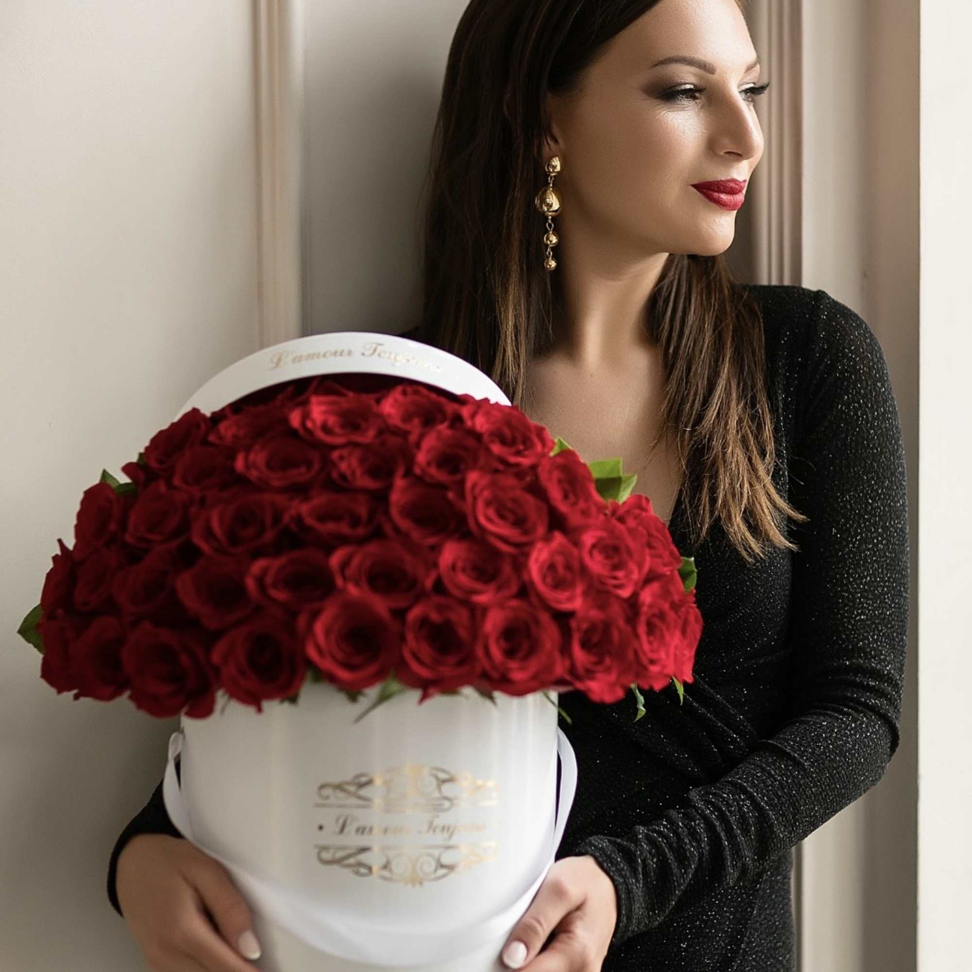 50 Red Roses Signature Box