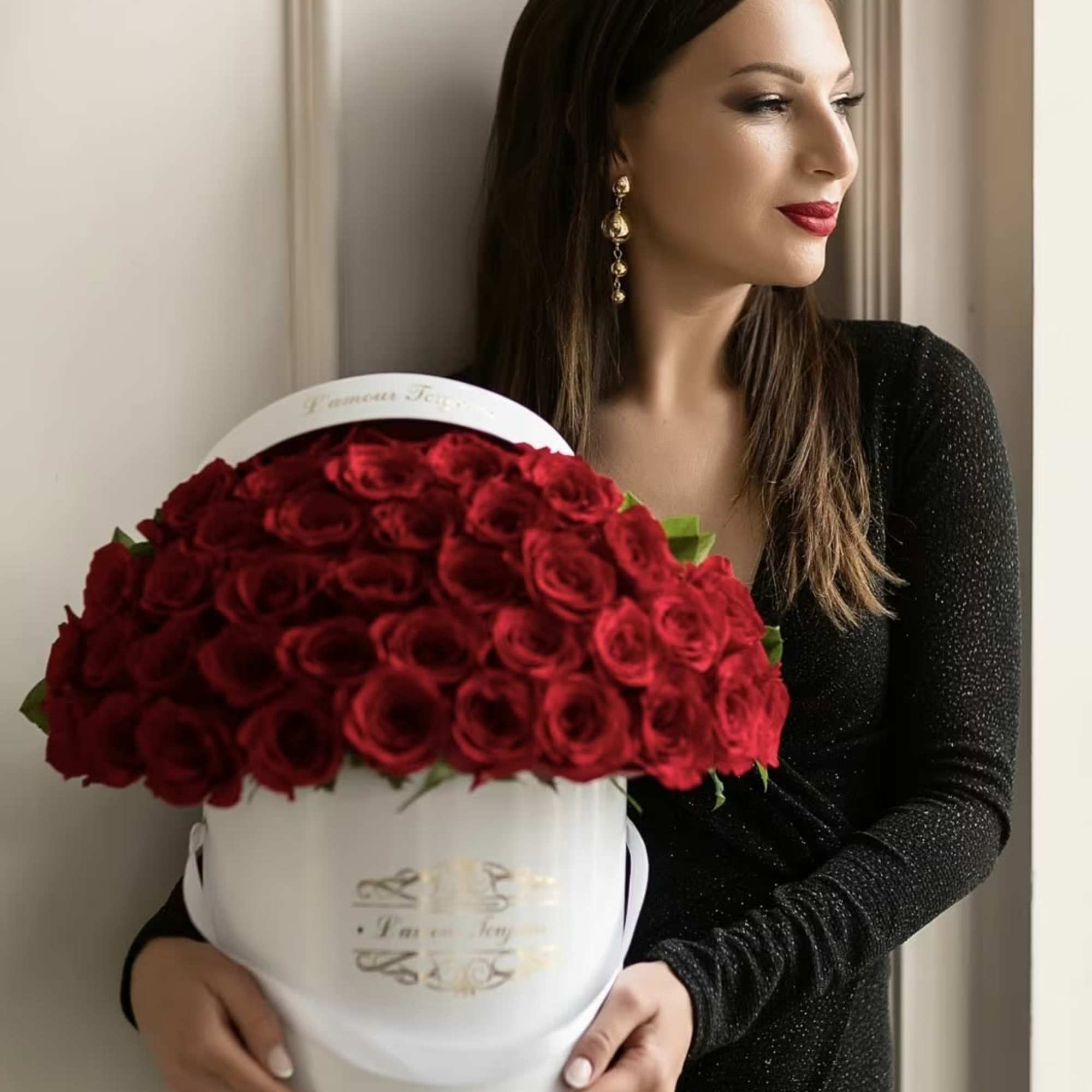 50 Red Roses Signature Box